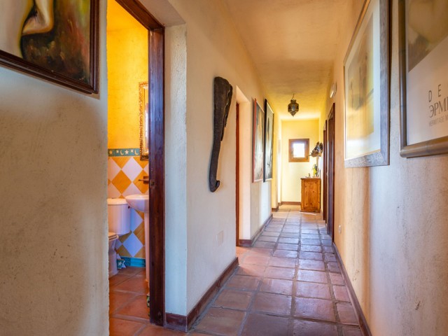 4 Bedrooms Villa in Mijas