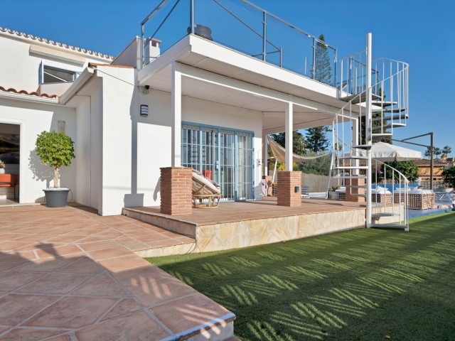 4 Bedrooms Villa in San Pedro de Alcántara