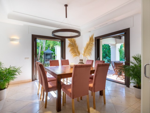 6 Makuuhuoneen Huvila Guadalmina Baja