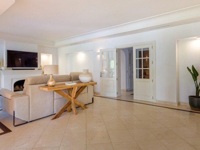 6 Makuuhuoneen Huvila Guadalmina Baja