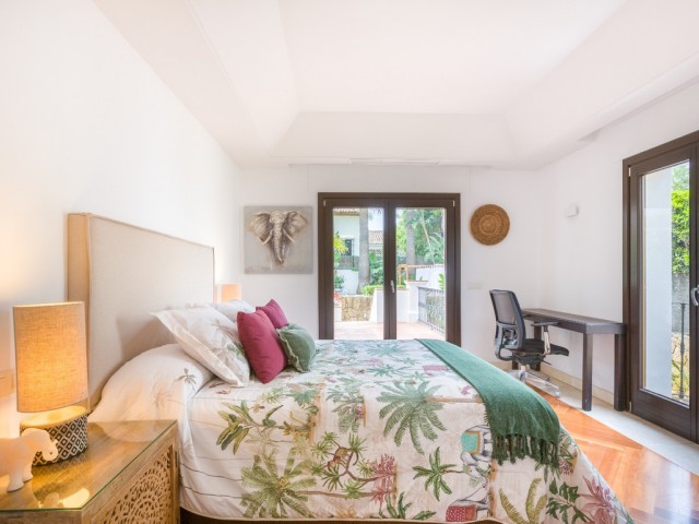 6 Makuuhuoneen Huvila Guadalmina Baja