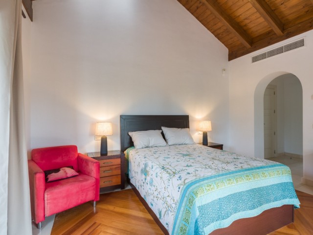 6 Makuuhuoneen Huvila Guadalmina Baja