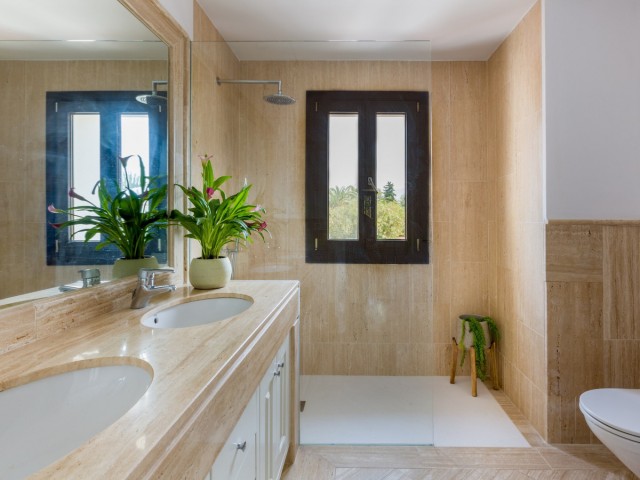 6 Makuuhuoneen Huvila Guadalmina Baja