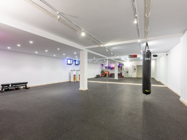 6 Makuuhuoneen Huvila Guadalmina Baja