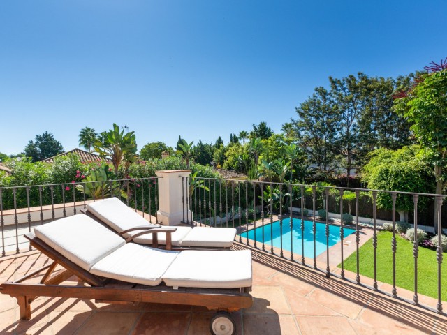 6 Makuuhuoneen Huvila Guadalmina Baja