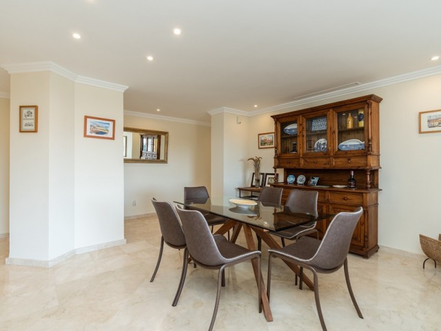 Appartement avec 3 Chambres  à Marbella