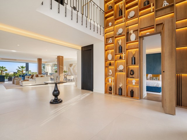 Villa avec 6 Chambres  à Nueva Andalucía