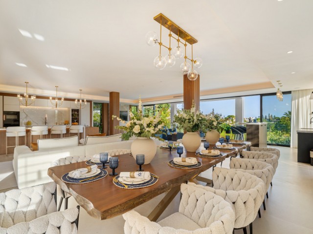 Villa avec 6 Chambres  à Nueva Andalucía