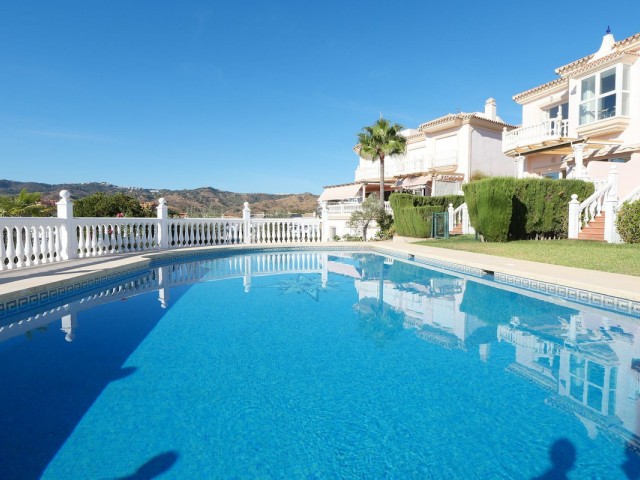 Apartamento con 3 Dormitorios  en Cabopino