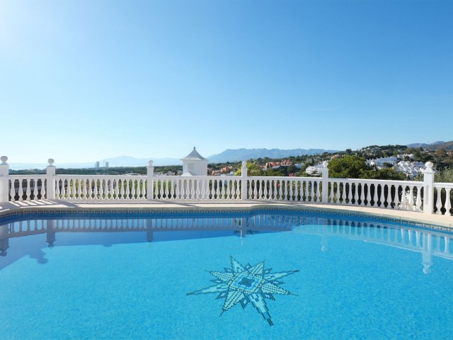 Apartamento con 3 Dormitorios  en Cabopino