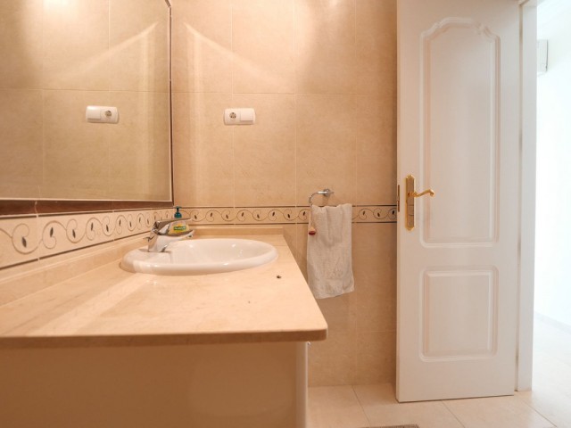 Apartamento con 3 Dormitorios  en Cabopino