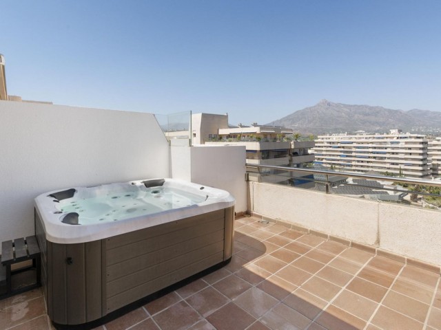 Kattohuoneisto Puerto Banús