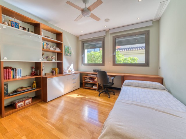 6 Schlafzimmer Apartment in Puerto Banús