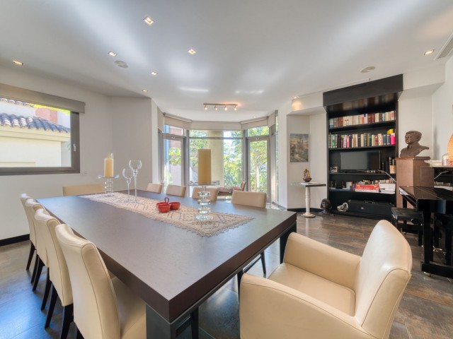 6 Schlafzimmer Apartment in Puerto Banús