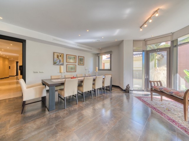 6 Schlafzimmer Apartment in Puerto Banús