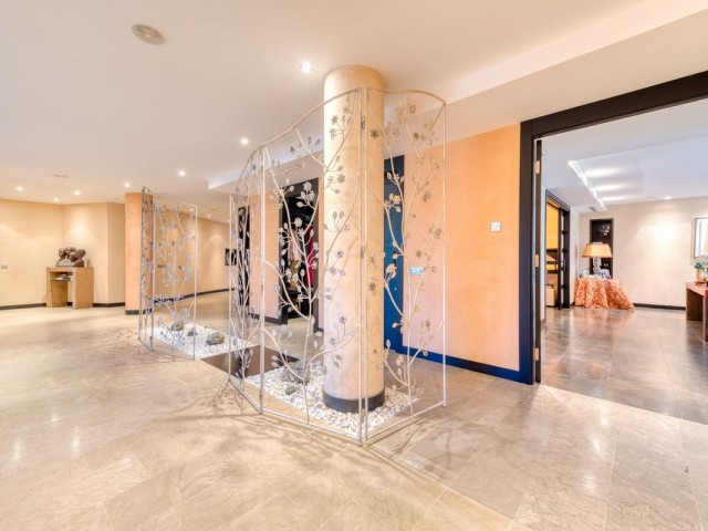 6 Bedrooms Apartment in Puerto Banús