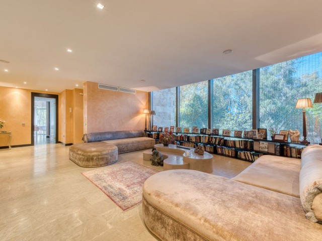 6 Bedrooms Apartment in Puerto Banús