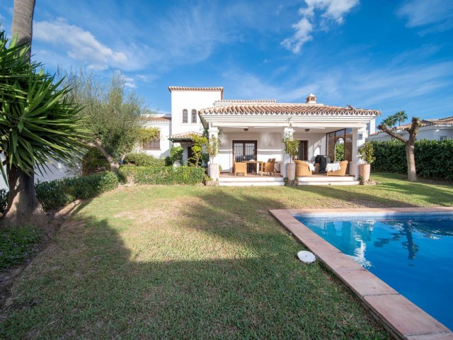 5 Bedrooms Villa in Mijas Golf