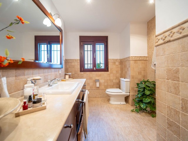 5 Bedrooms Villa in Mijas Golf