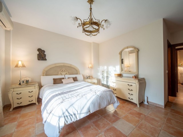 5 Bedrooms Villa in Mijas Golf