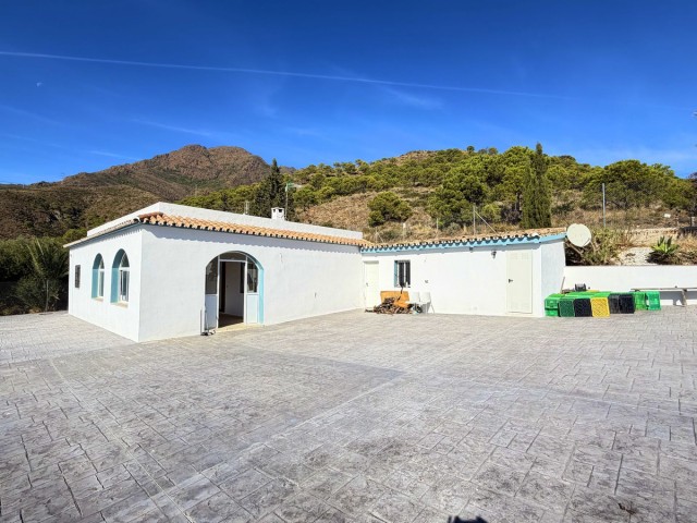 Villa avec 4 Chambres  à Estepona