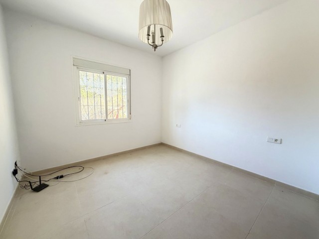 Villa avec 4 Chambres  à Estepona