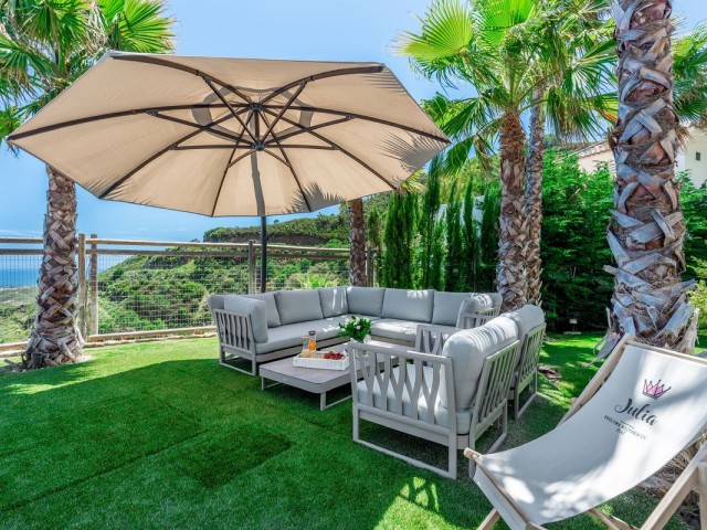 5 Bedrooms Villa in Benahavís