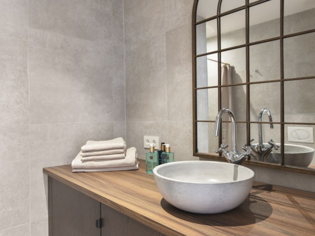 Appartement avec 3 Chambres  à Estepona