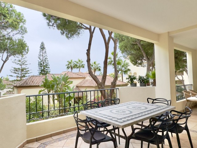 2 Bedrooms Apartment in Elviria
