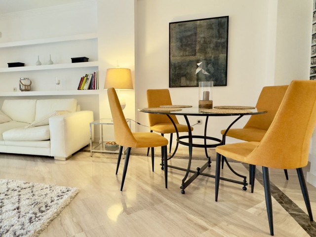 2 Bedrooms Apartment in Elviria