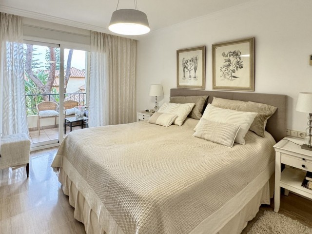 2 Bedrooms Apartment in Elviria