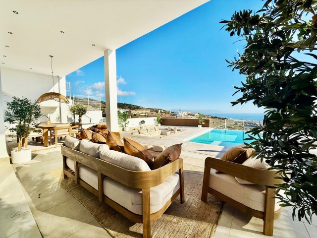 4 Bedrooms Villa in Benalmadena