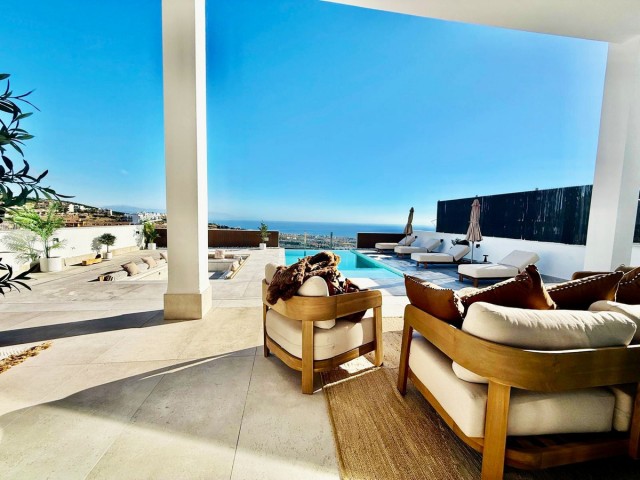 4 Bedrooms Villa in Benalmadena