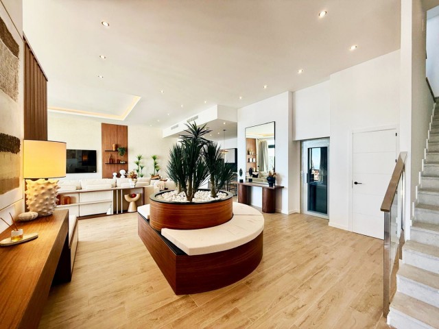 4 Bedrooms Villa in Benalmadena