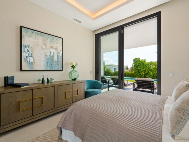 6 Bedrooms Villa in Benahavís