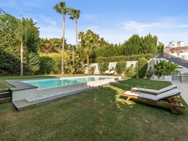 5 Makuuhuoneen Huvila Nueva Andalucía