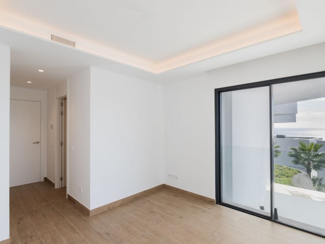 4 Bedrooms Villa in Benalmadena