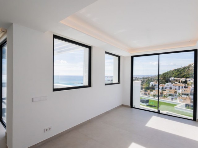 4 Bedrooms Villa in Benalmadena