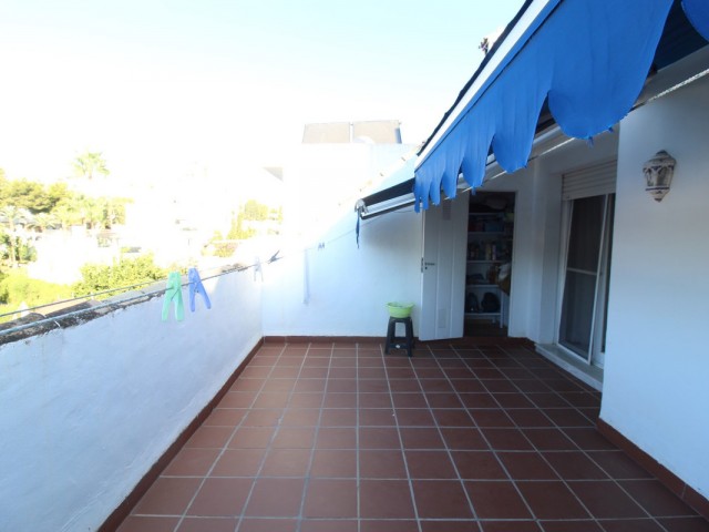 Maison mitoyenne avec 5 Chambres  à Estepona