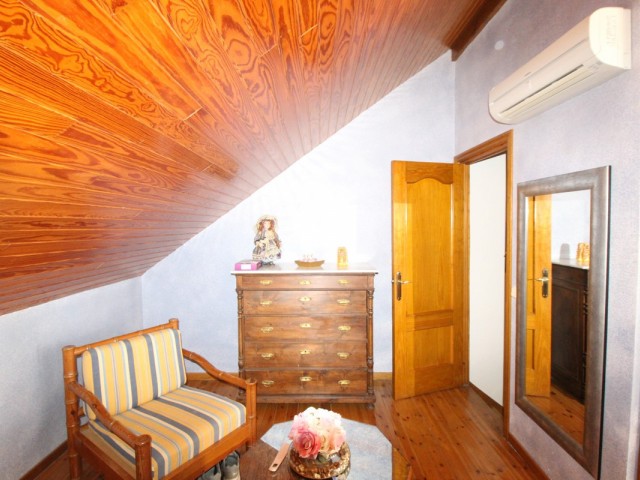 Maison mitoyenne avec 5 Chambres  à Estepona