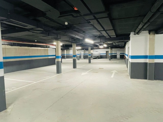 Appartement avec 3 Chambres  à Estepona