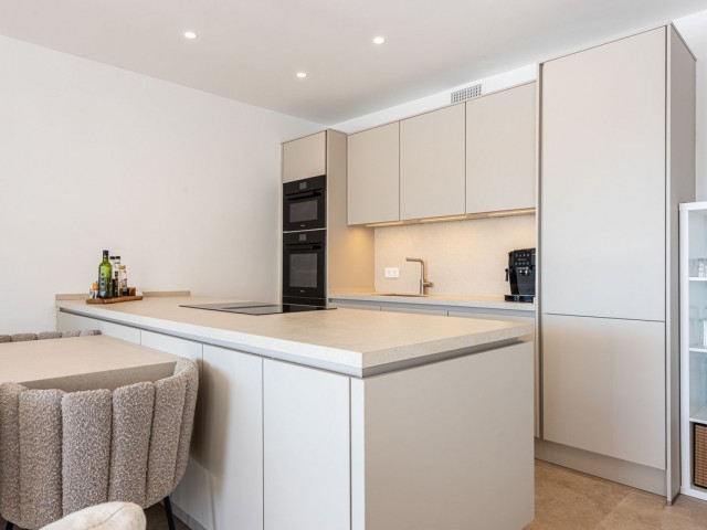 4 Makuuhuoneen Rivitalo Nueva Andalucía