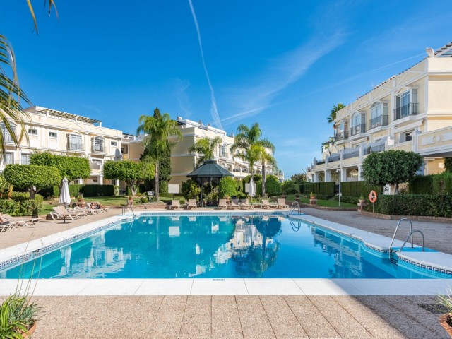 4 Makuuhuoneen Rivitalo Nueva Andalucía