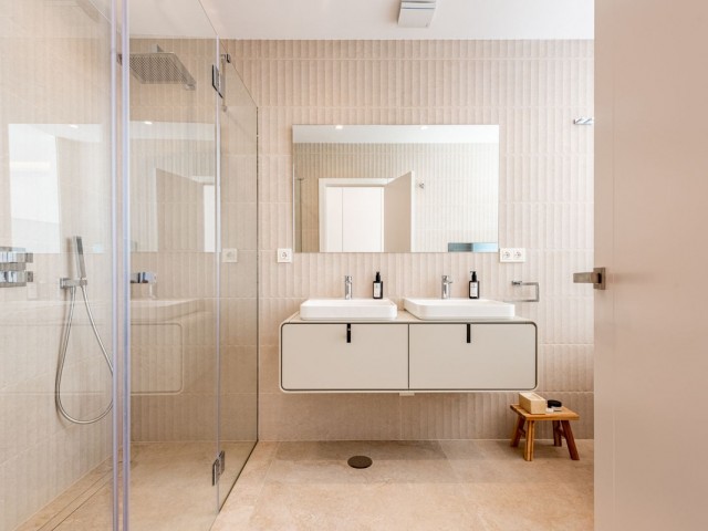 4 Makuuhuoneen Rivitalo Nueva Andalucía