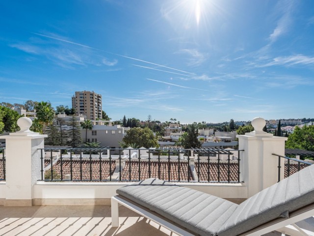 4 Makuuhuoneen Rivitalo Nueva Andalucía