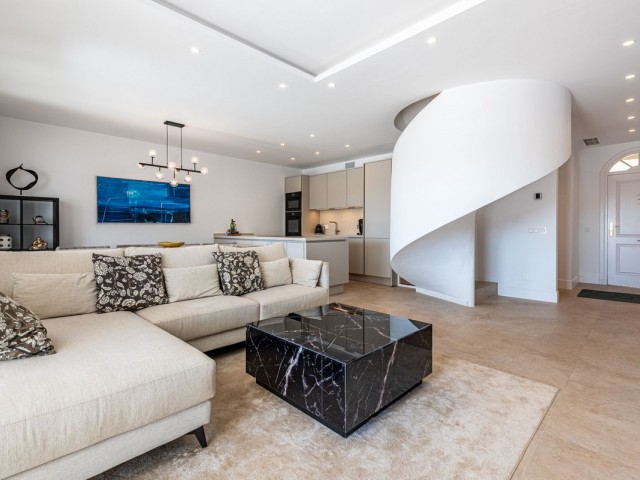 4 Bedrooms Townhouse in Nueva Andalucía