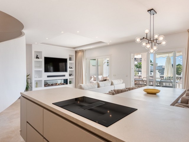 4 Bedrooms Townhouse in Nueva Andalucía