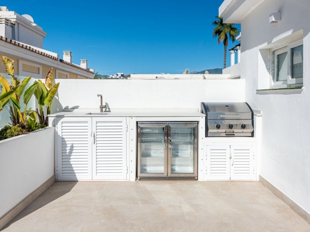 4 Bedrooms Townhouse in Nueva Andalucía