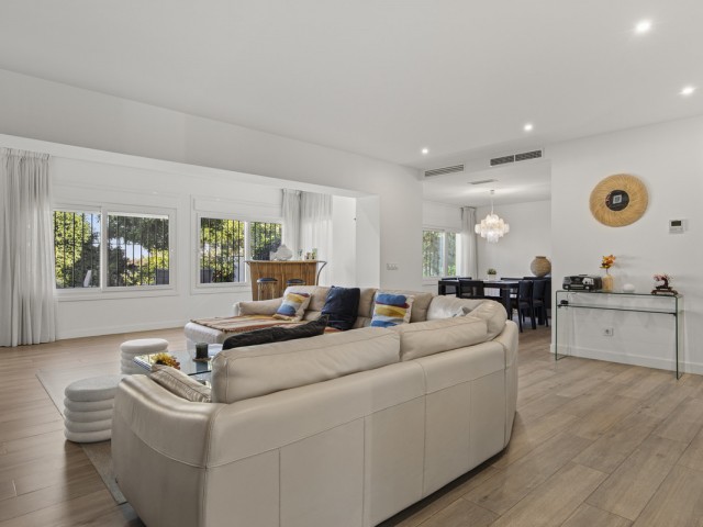 4 Soveroms Villa i Guadalmina Alta