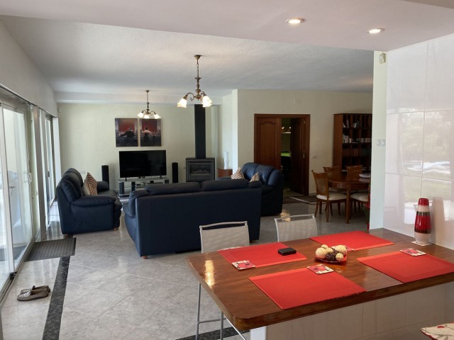 4 Bedrooms Villa in Mijas